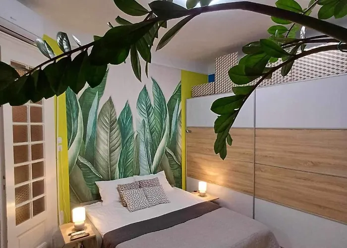 Margaret Bridge Spot アパート